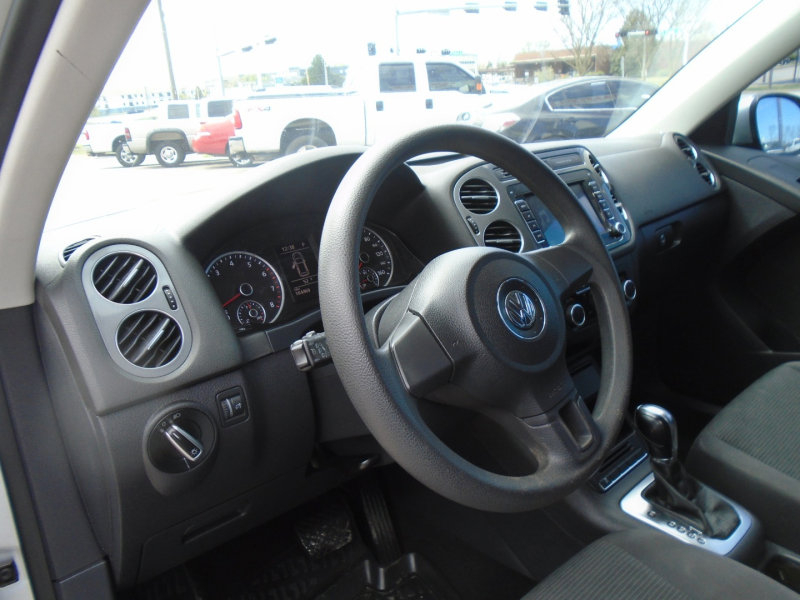 Used 2012 Volkswagen Tiguan S image 13