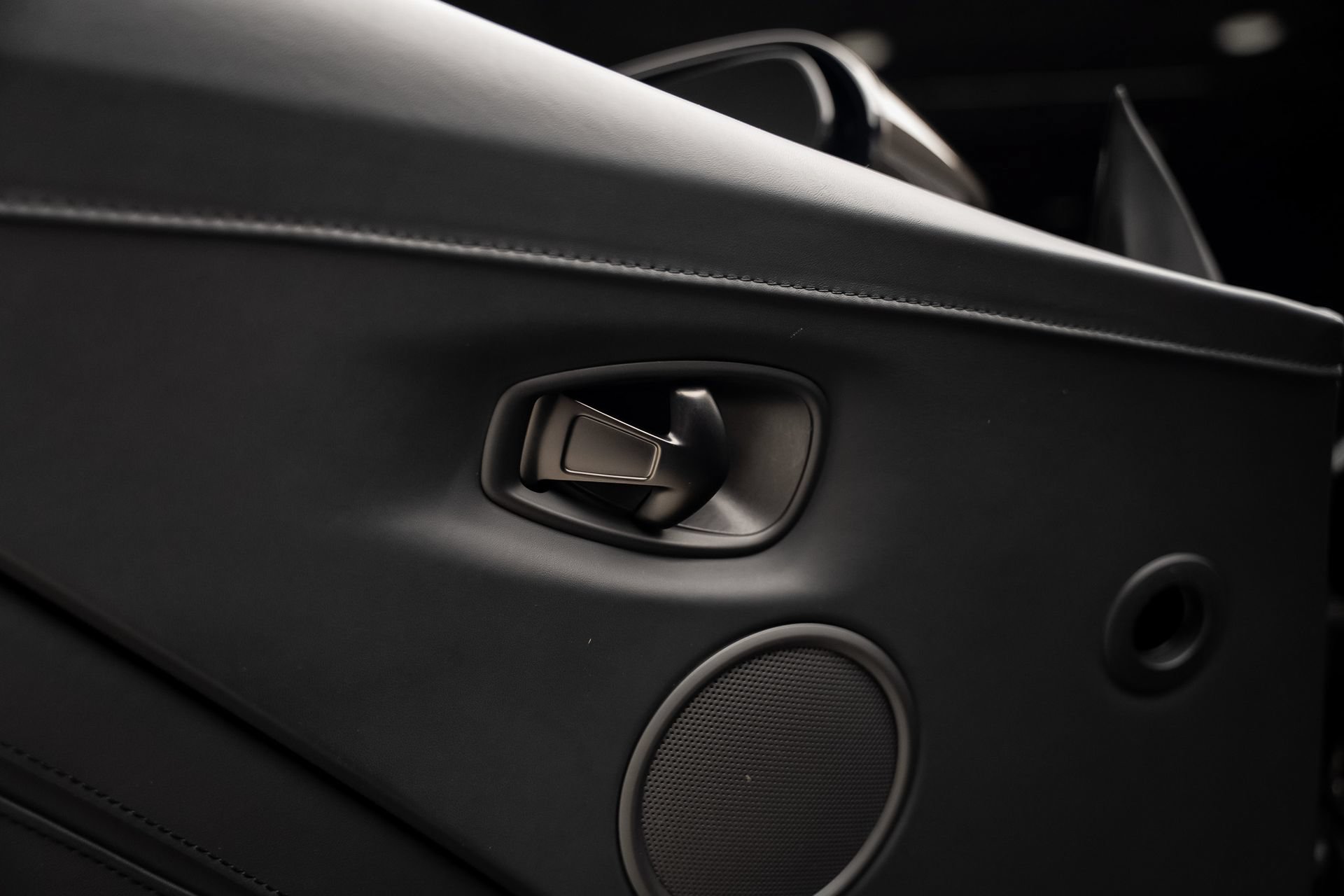 Used 2022 Aston Martin V8 Vantage Coupe RWD image 65