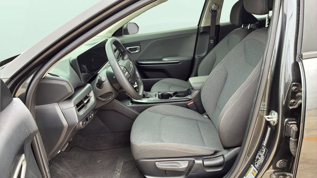 Certified 2025 Kia K4 image 13