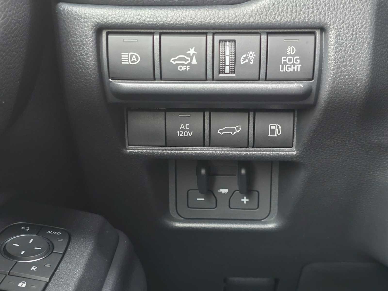 Certified 2025 Toyota Land Cruiser image 35