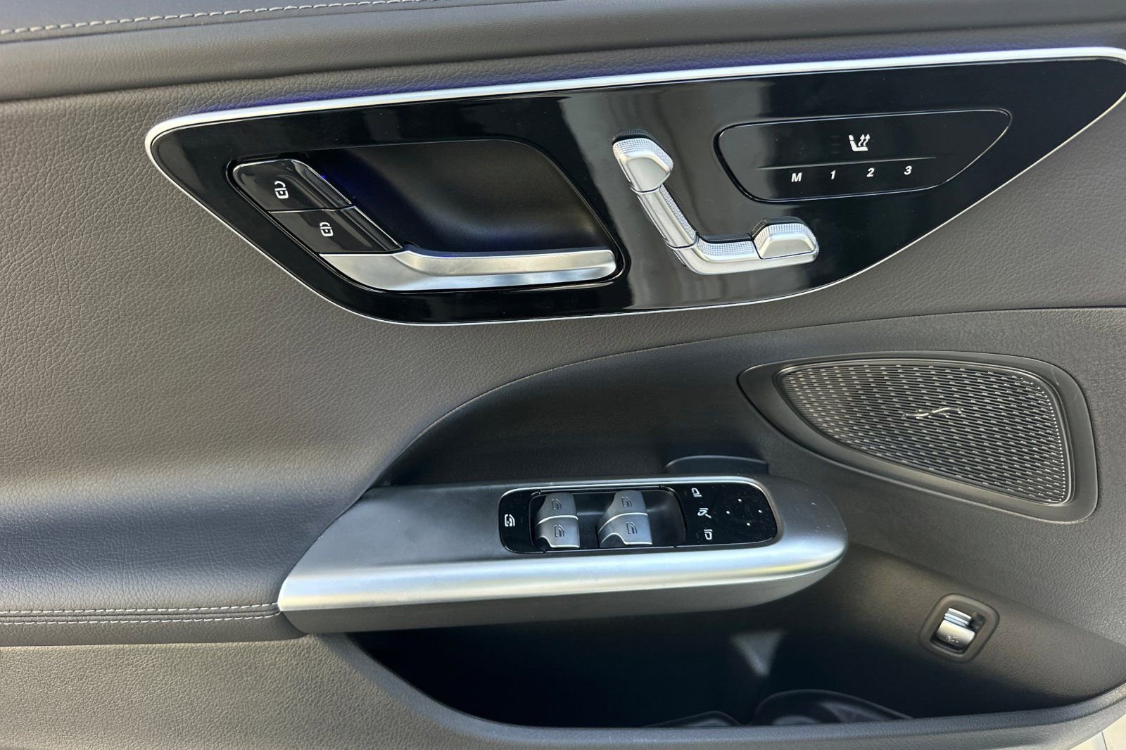 New 2025 Mercedes-Benz C 300 4MATIC Sedan image 22