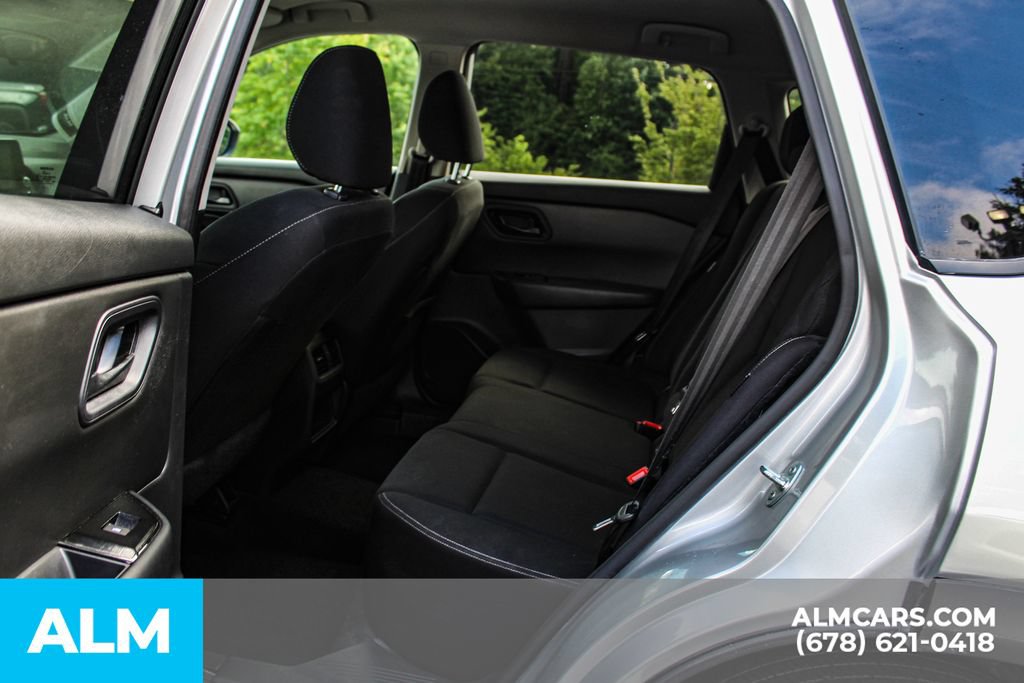 Used 2024 Nissan Rogue S FWD image 17