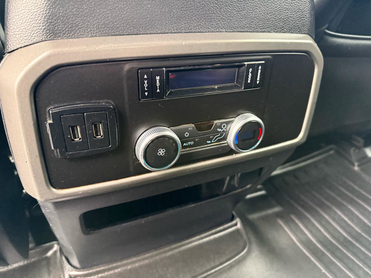 Used 2020 Ford Expedition Max XLT w/ Equipment Group 201A RWD image 14