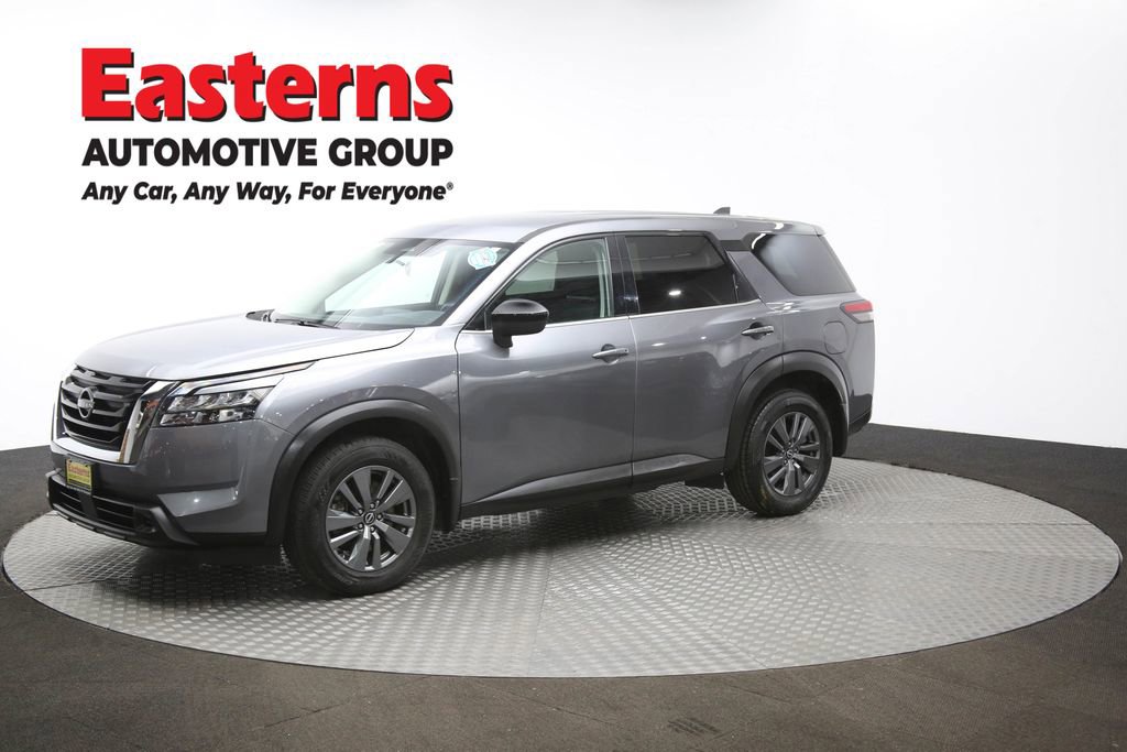 Used 2024 Nissan Pathfinder S image 56