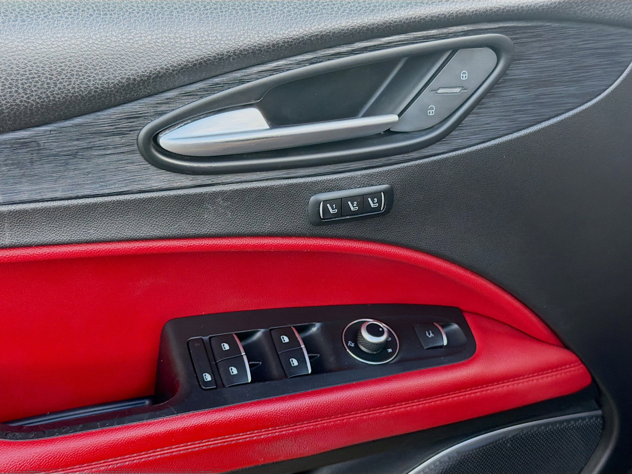 Used 2020 Alfa Romeo Stelvio Base image 24