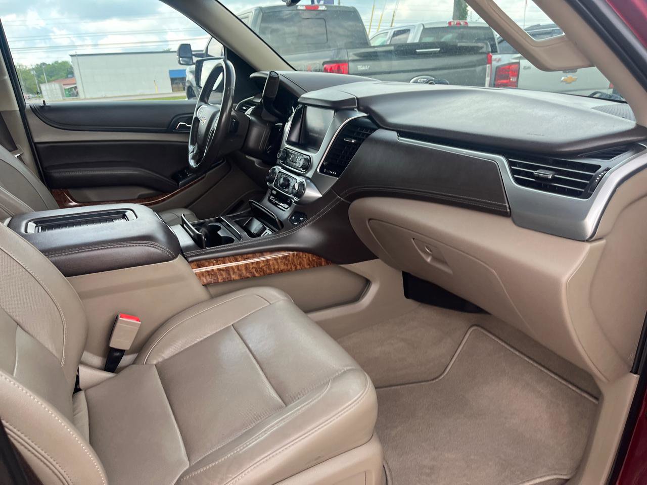 Used 2020 Chevrolet Suburban Premier AWD/4WD image 13