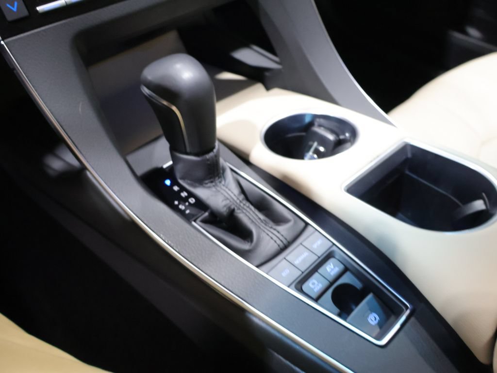 Used 2020 Toyota Avalon Limited w/ All Weather Liner Package FWD image 28