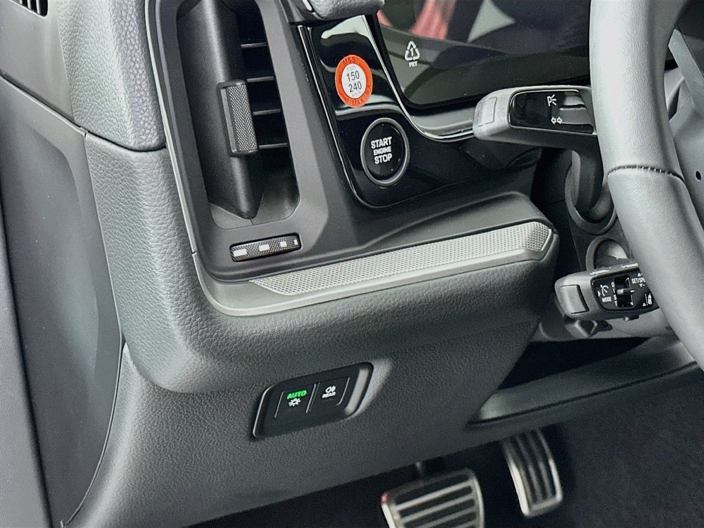New 2026 Porsche Cayenne S AWD/4WD image 11