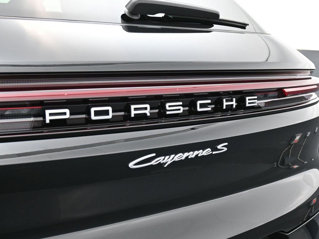 New 2026 Porsche Cayenne S image 14