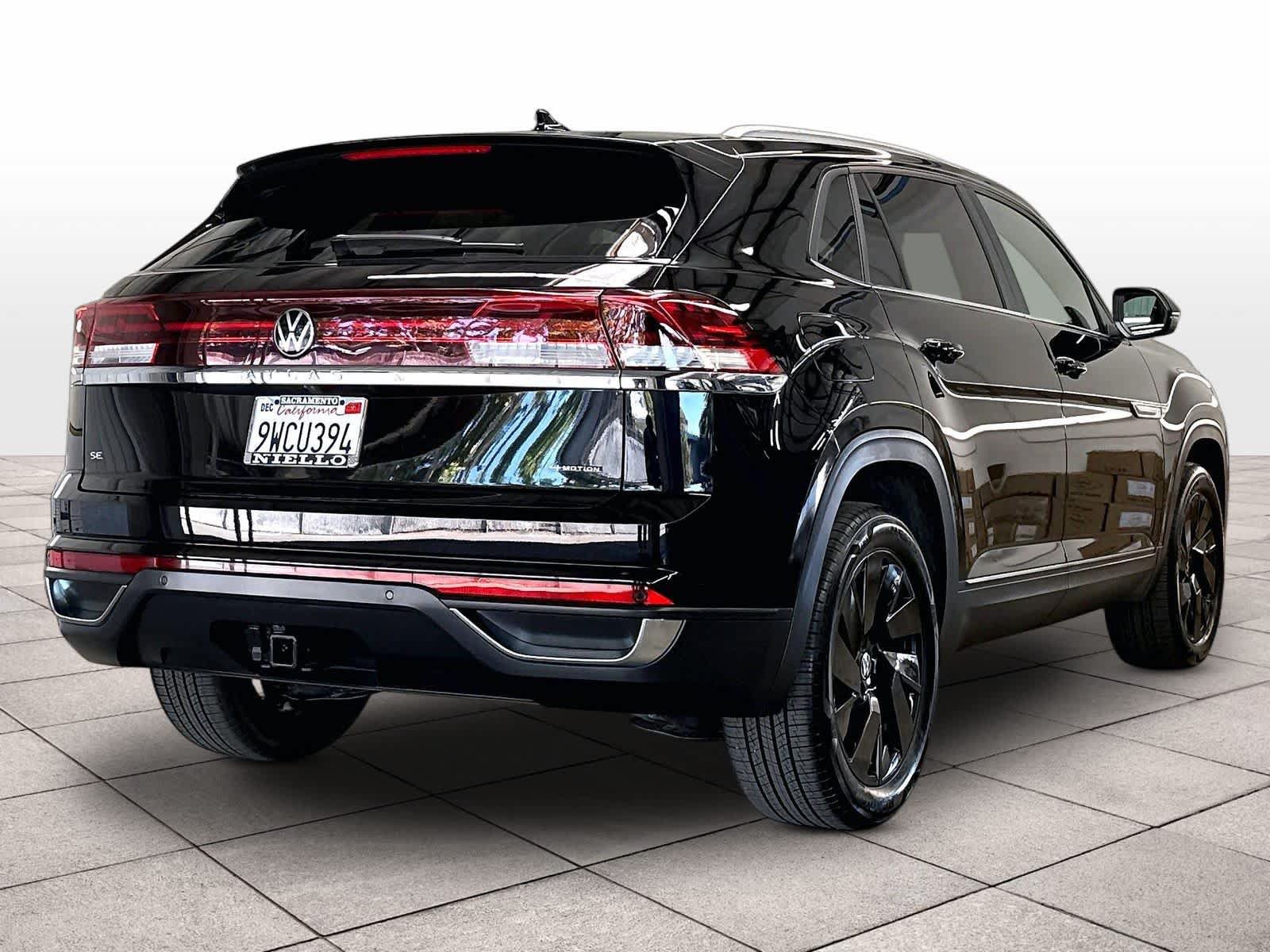 Certified 2026 Volkswagen Atlas Cross Sport SE w/ Panoramic Sunroof Package AWD/4WD image 9