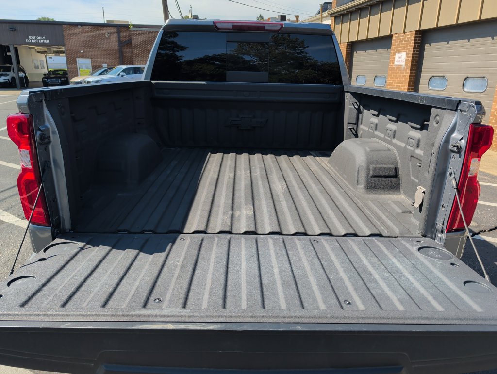 Used 2022 Chevrolet Silverado 1500 LT Trail Boss w/ LT Trail Boss Premium Package AWD/4WD image 27
