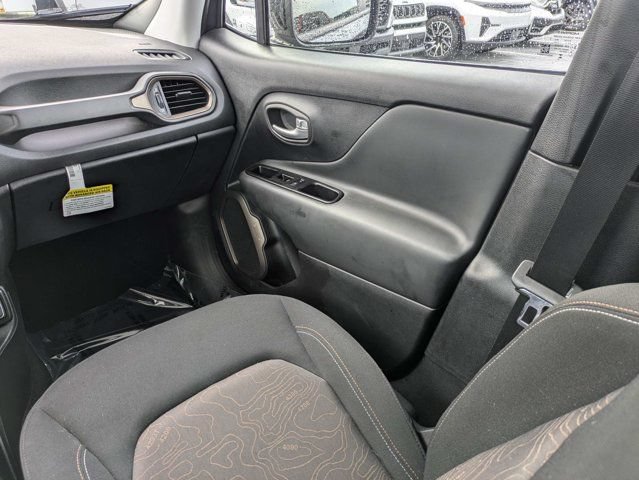 Certified 2023 Jeep Renegade Latitude w/ Sun/Sound Group AWD/4WD image 16