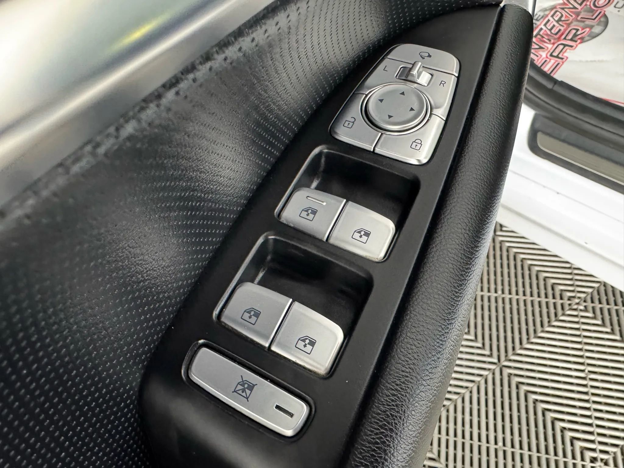 Used 2019 Genesis G70 2.0T Advanced w/ Elite Package image 43