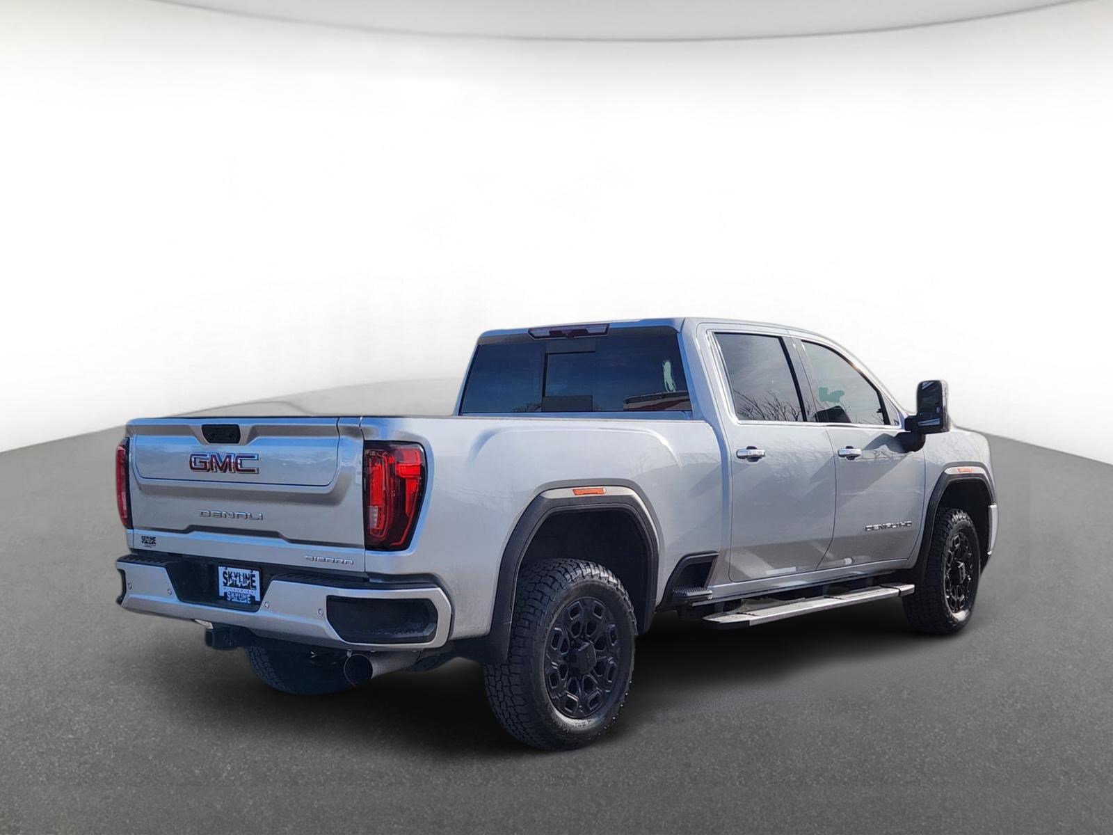 Used 2023 GMC Sierra 2500 Denali image 3