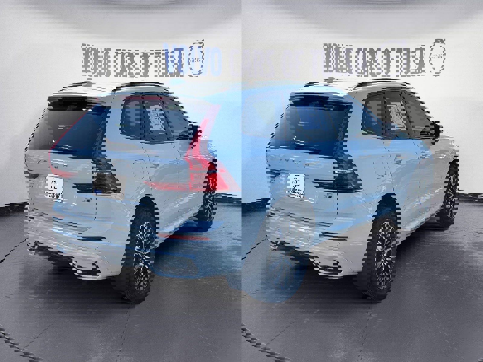 New 2025 Volvo XC60 B5 Core w/ Climate Package image 5