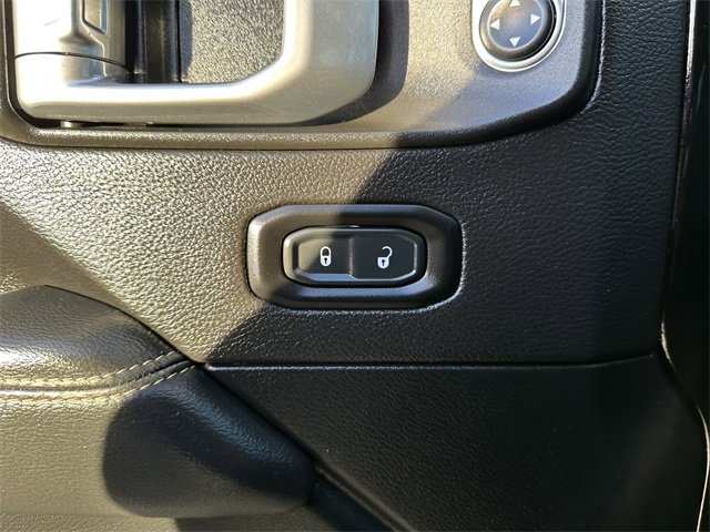 Used 2020 Jeep Gladiator Overland image 34