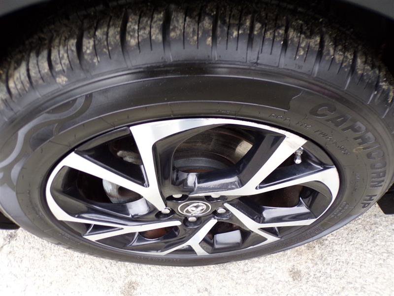 Used 2018 Toyota C-HR XLE image 41