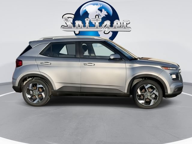 New 2025 Hyundai Venue SEL FWD image 10