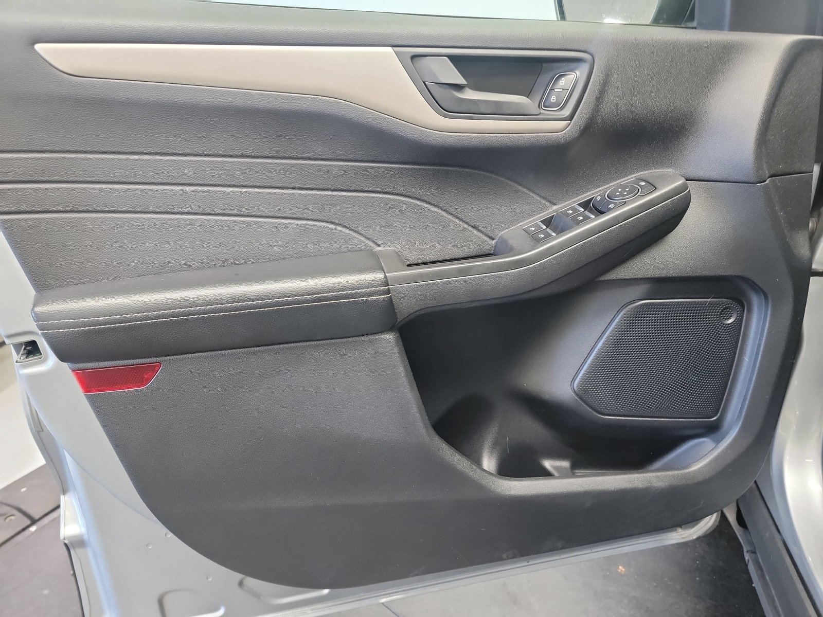 Used 2022 Ford Escape S AWD/4WD image 13
