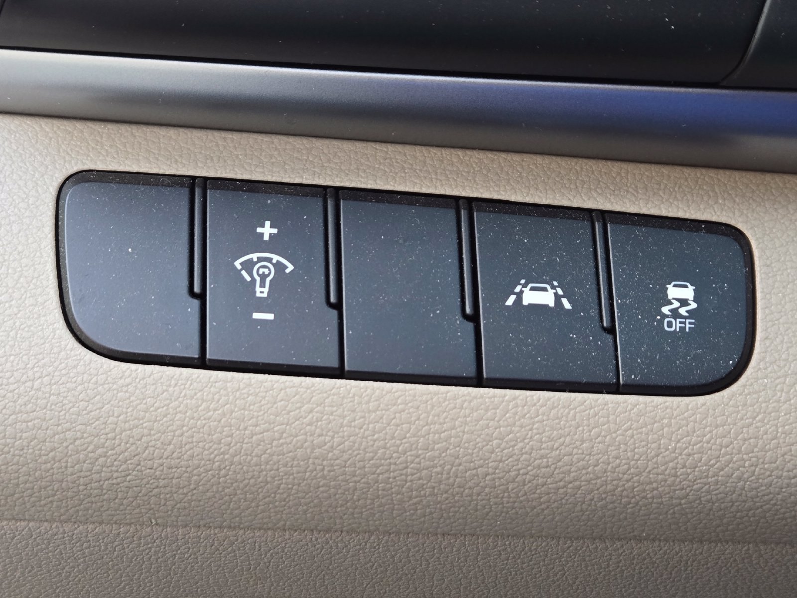 Used 2020 Hyundai Elantra SE FWD image 19