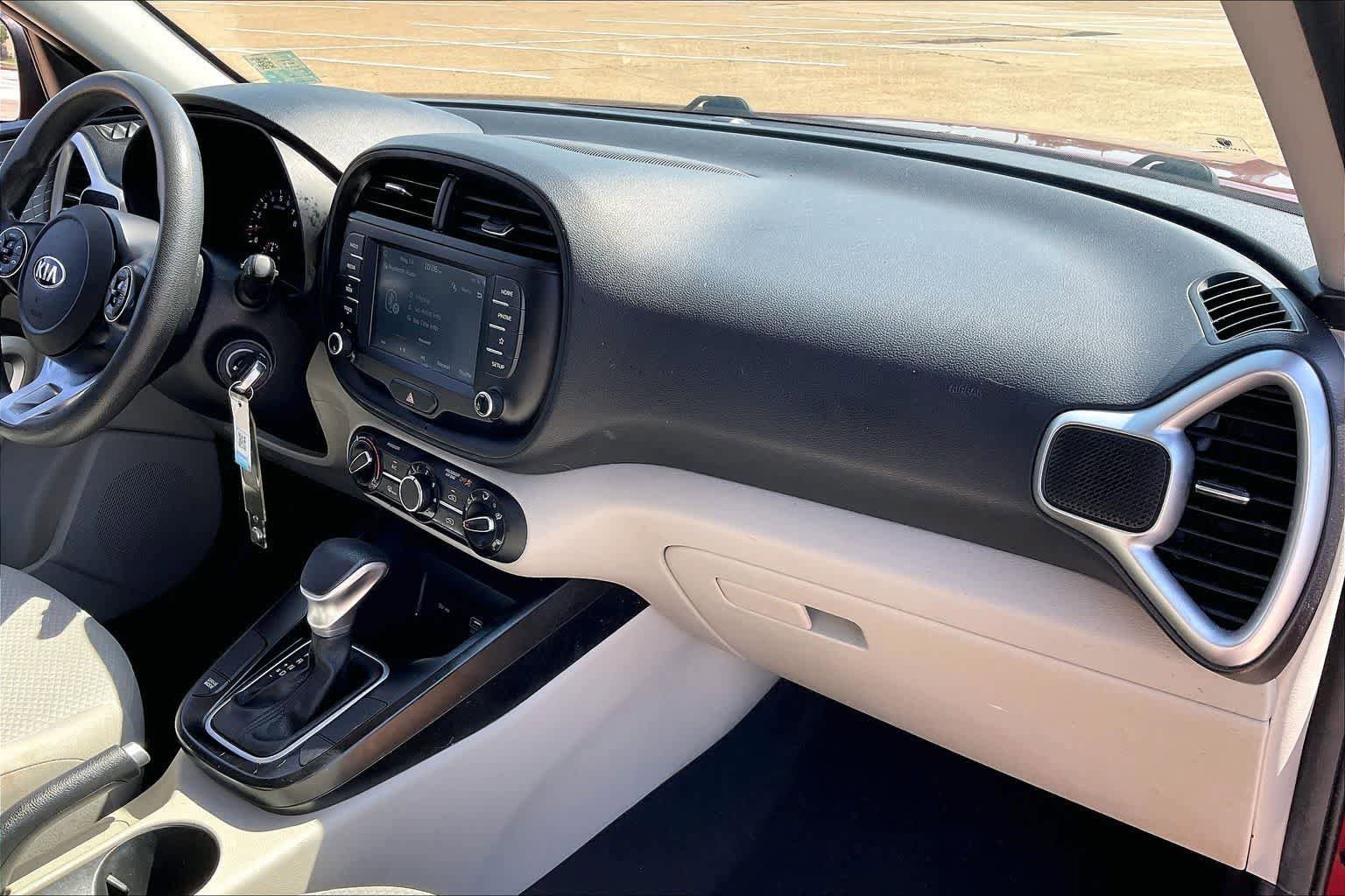 Used 2020 Kia Soul LX FWD image 22