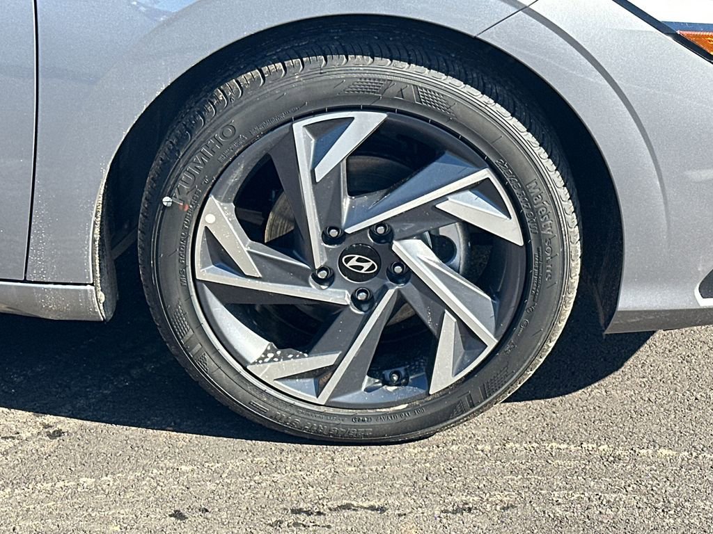 New 2025 Hyundai Elantra Sport image 12