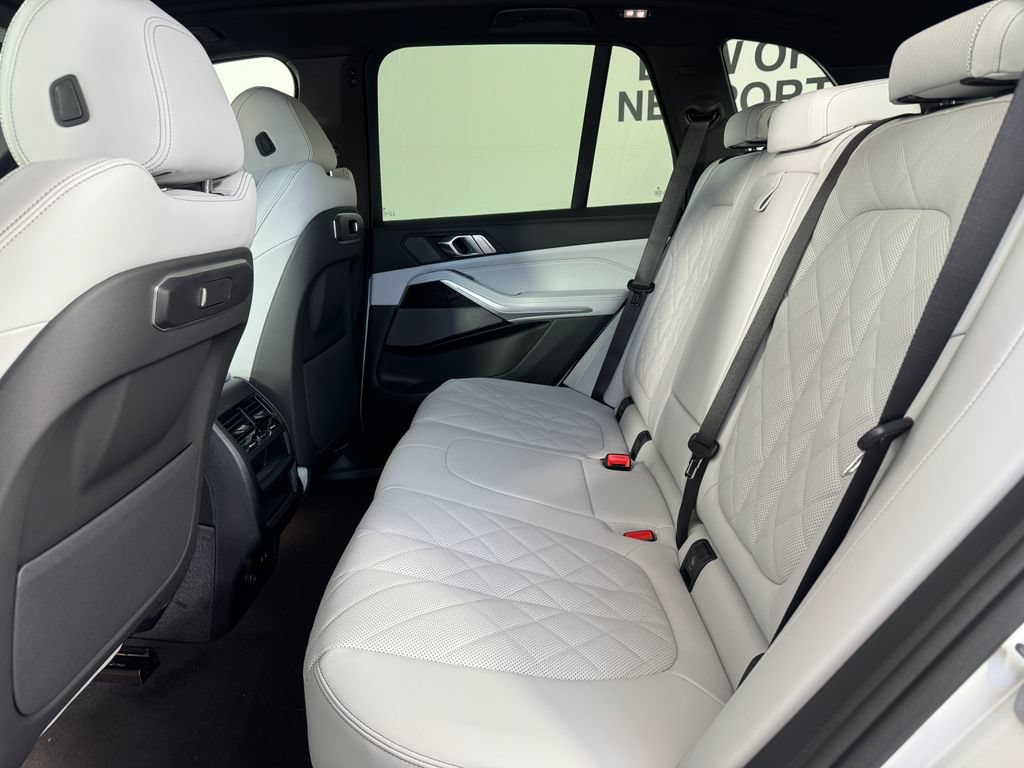 New 2026 BMW X5 xDrive40i w/ M Sport Package AWD/4WD image 13