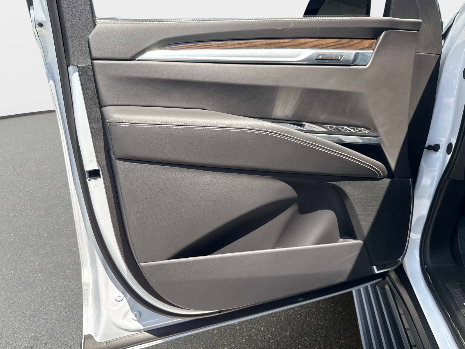 Used 2026 Cadillac Escalade Platinum Sport image 19