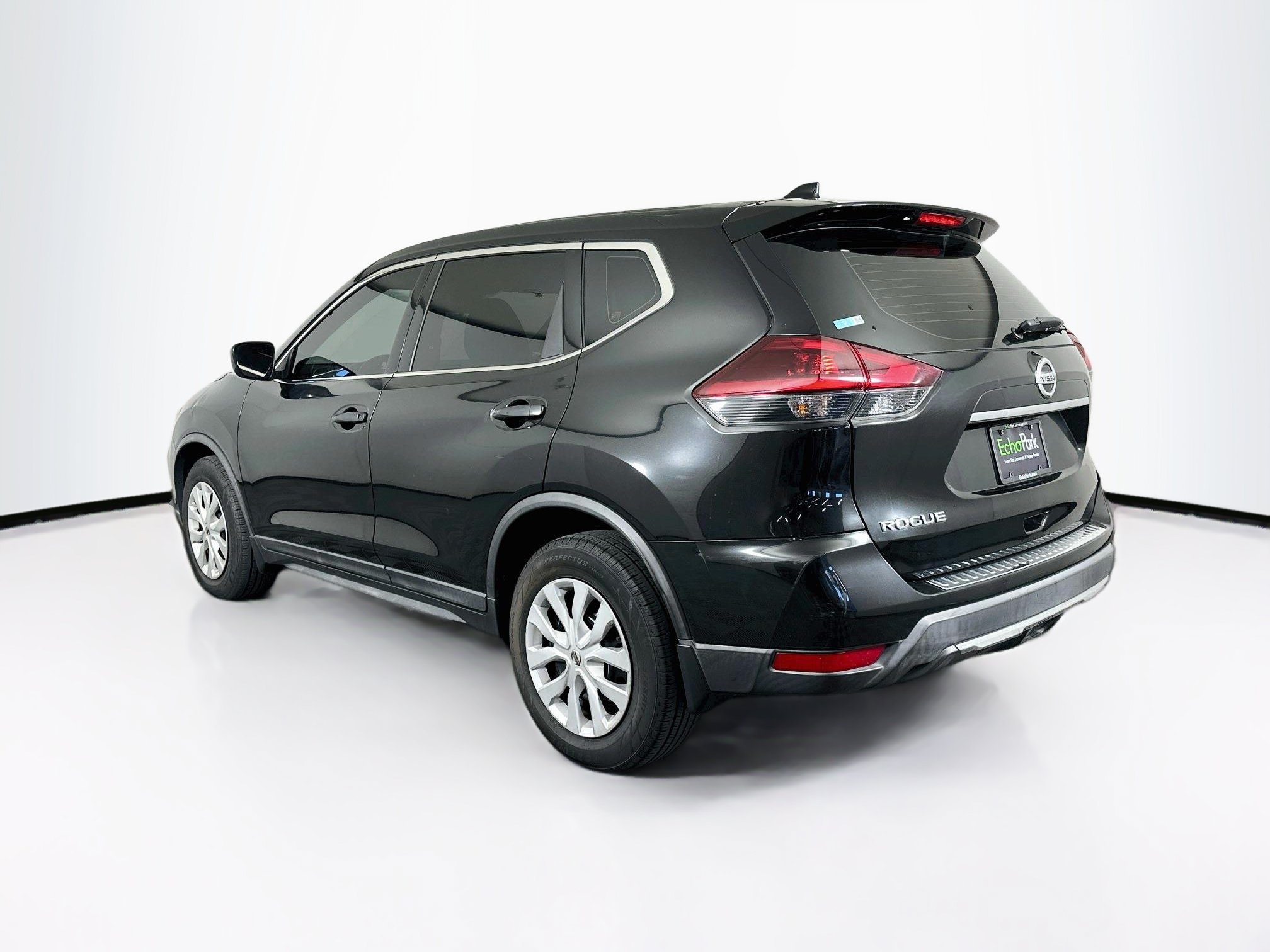 Used 2019 Nissan Rogue S FWD image 5