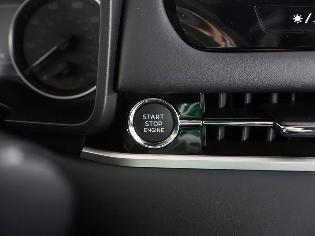 New 2025 Mitsubishi Outlander SE image 43