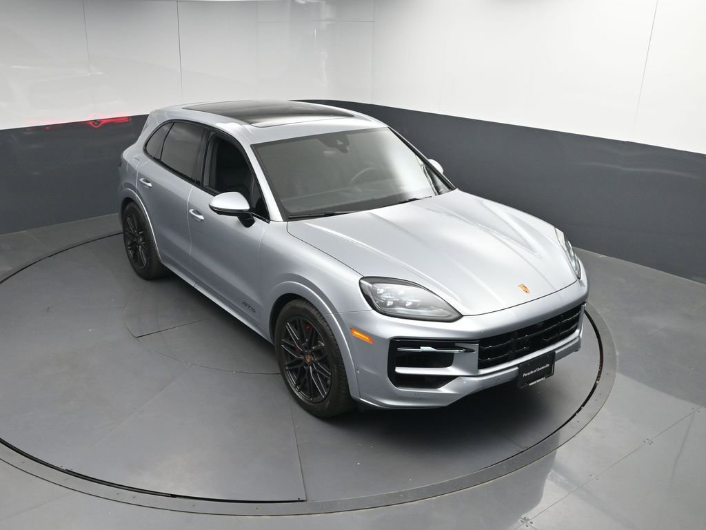 Certified 2025 Porsche Cayenne GTS AWD/4WD image 39