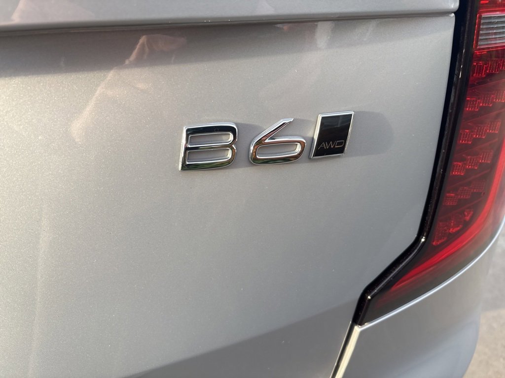 Certified 2025 Volvo XC90 B6 Plus image 7