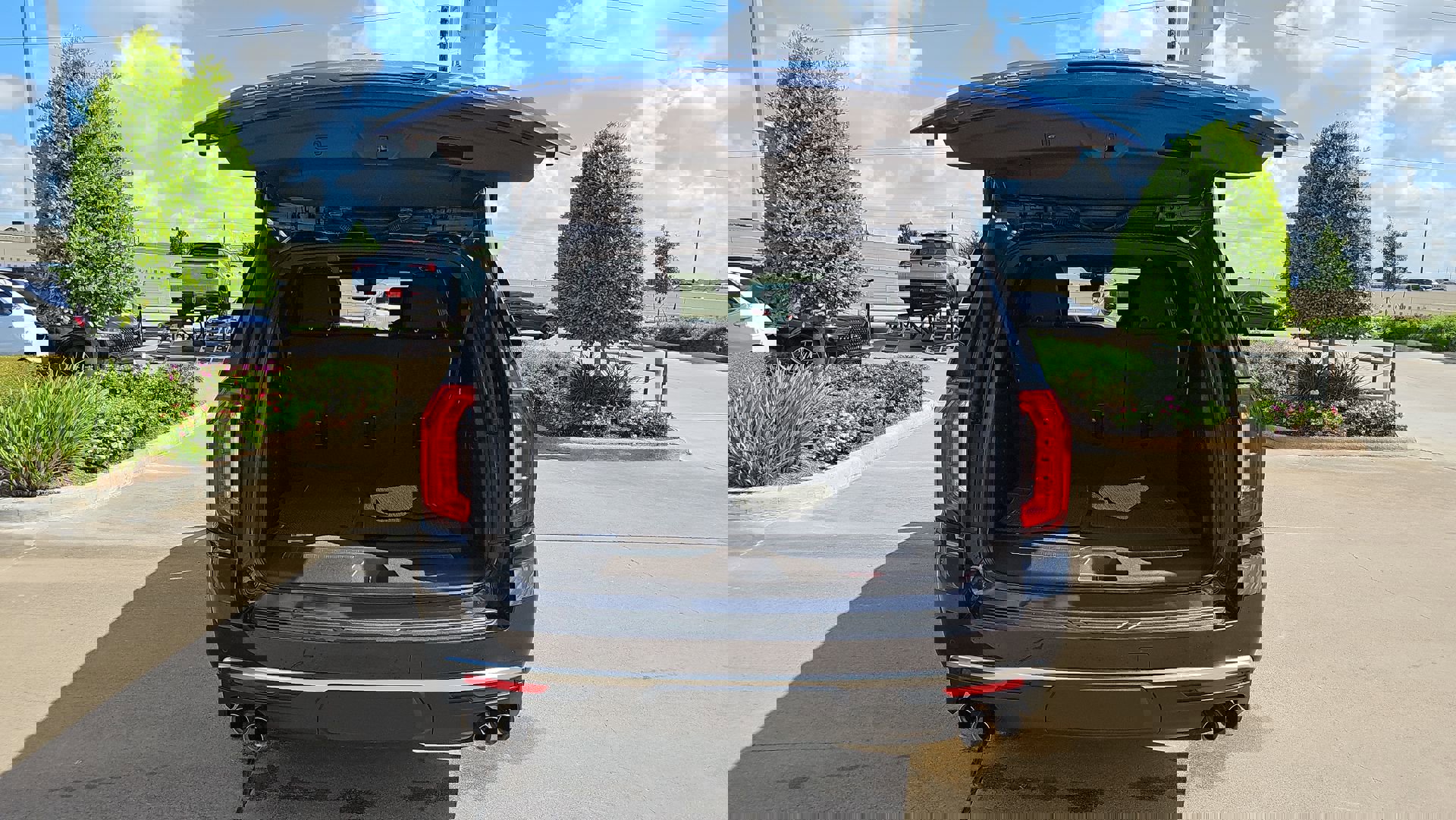 Used 2024 GMC Yukon XL Denali w/ Denali Reserve Package image 28