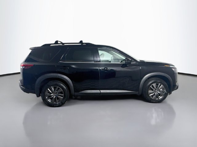 Used 2024 Nissan Pathfinder SV FWD image 11
