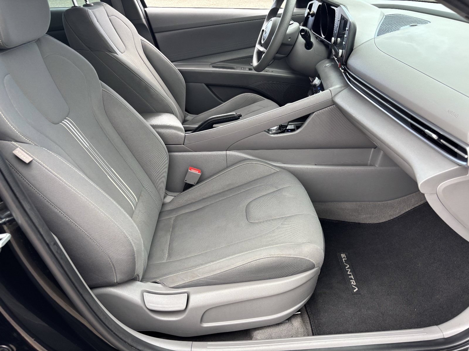 Used 2023 Hyundai Elantra SEL w/ Cargo Package FWD image 12