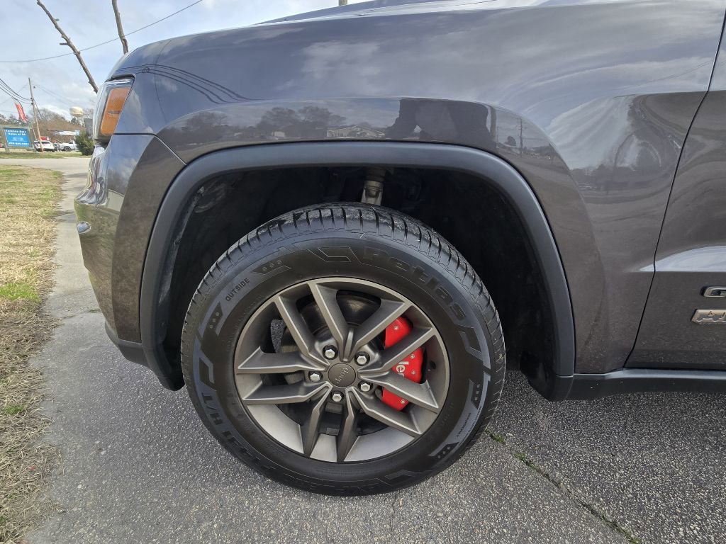 Used 2016 Jeep Grand Cherokee Laredo 75th Anniversary image 13