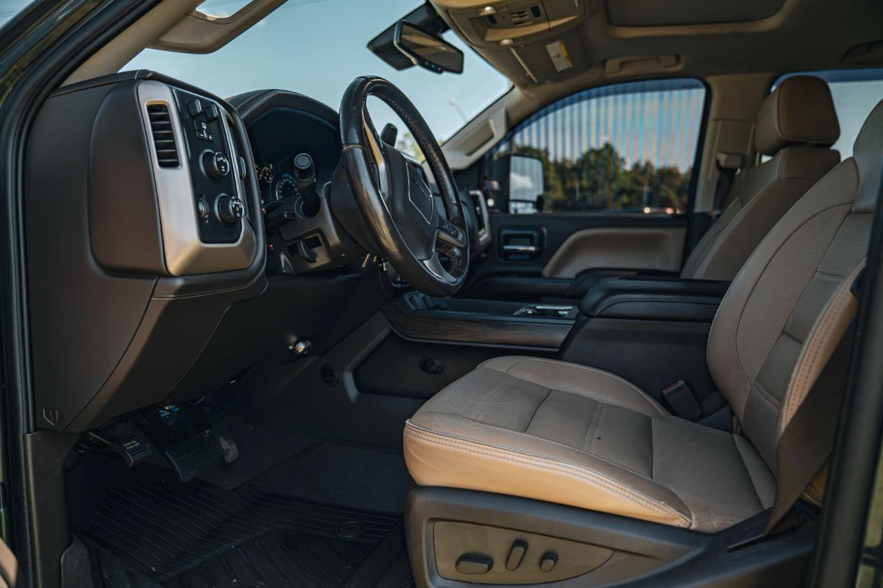 Used 2019 GMC Sierra 2500 Denali w/ Duramax Plus Package AWD/4WD image 20