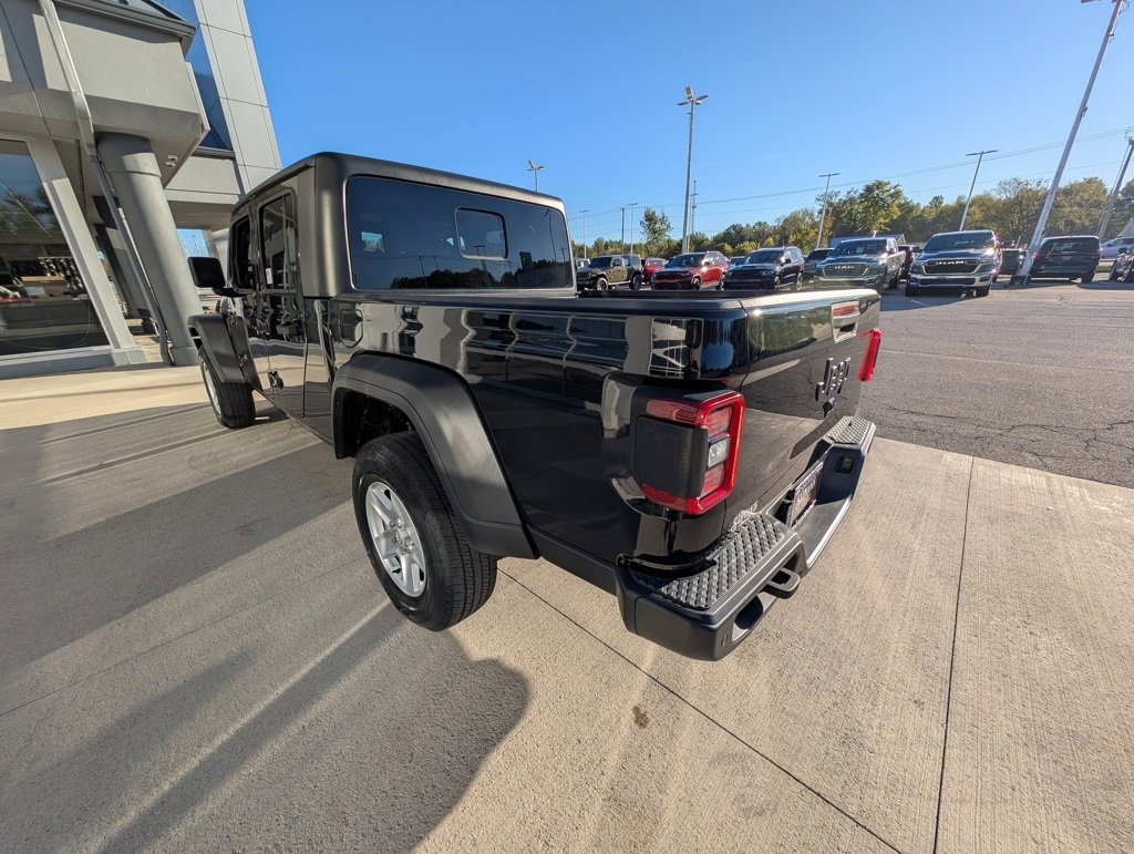 Used 2020 Jeep Gladiator Sport w/ Quick Order Package 24S image 7