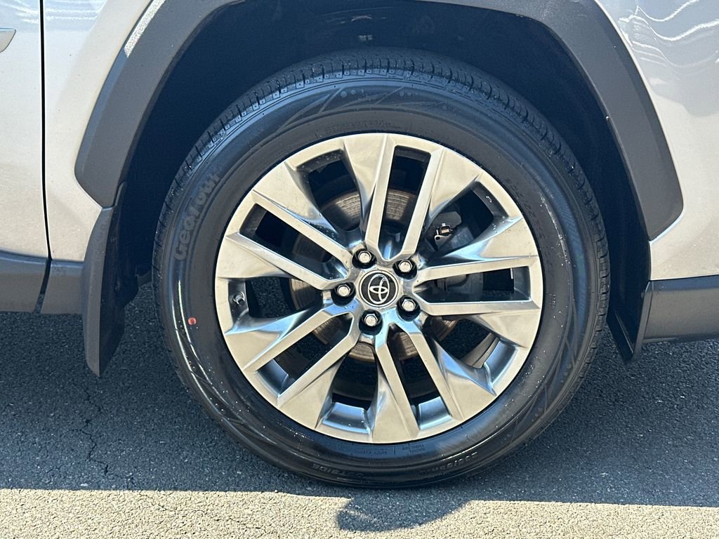 Used 2019 Toyota RAV4 XLE Premium w/ Cold Weather Package image 8