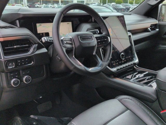 Used 2025 GMC Yukon XL Denali AWD/4WD image 9