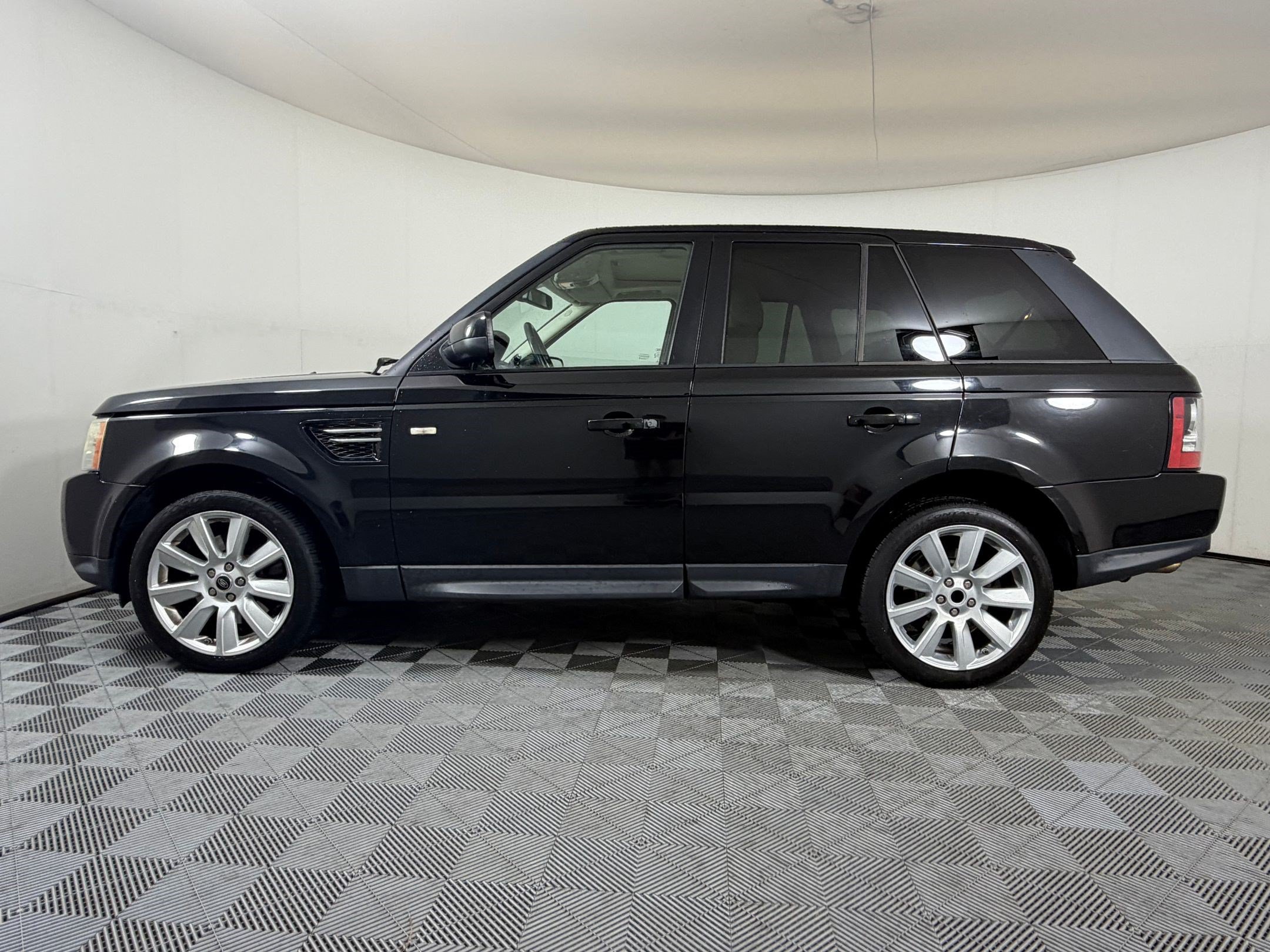 Used 2013 Land Rover Range Rover Sport GT Limited Edition AWD/4WD image 2