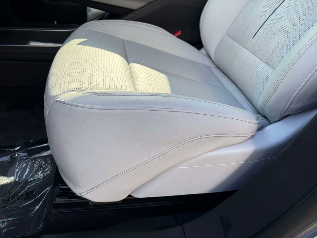 Used 2023 Cadillac Lyriq 2WD image 3