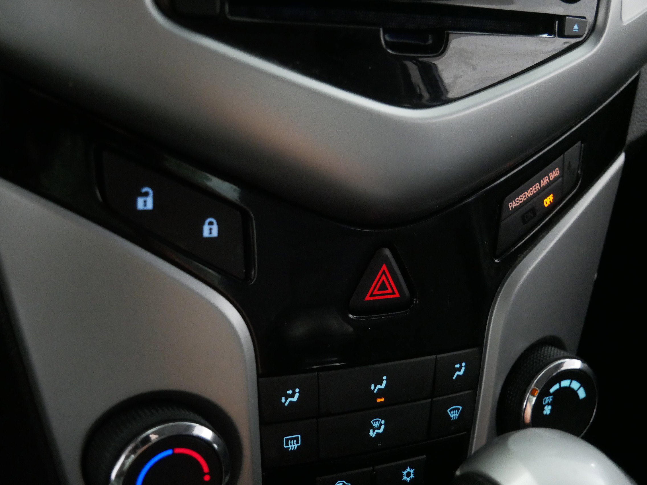 Used 2012 Chevrolet Cruze LT image 29