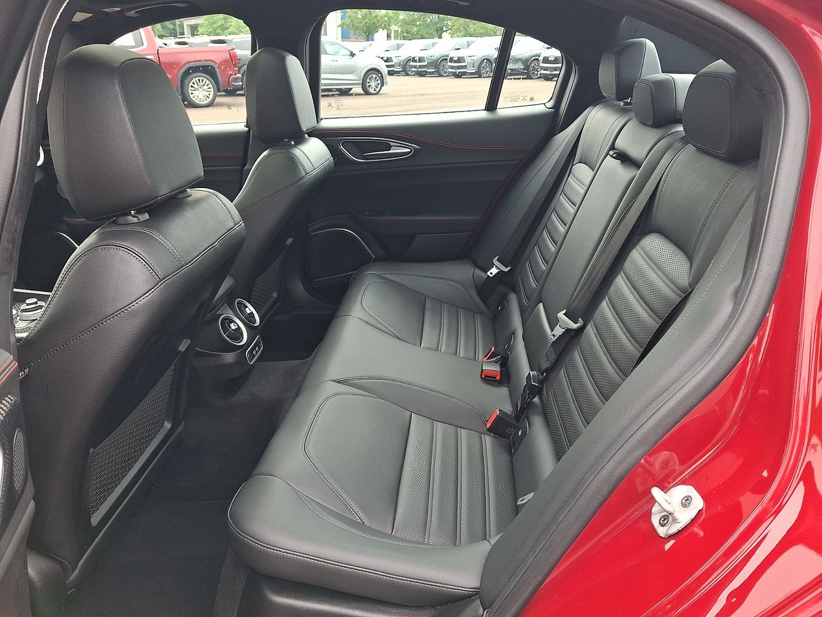 Used 2023 Alfa Romeo Giulia Estrema AWD/4WD image 10