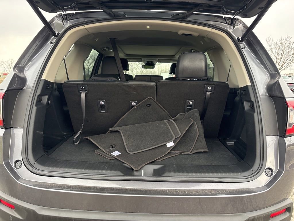 Used 2025 Honda Pilot Touring image 11