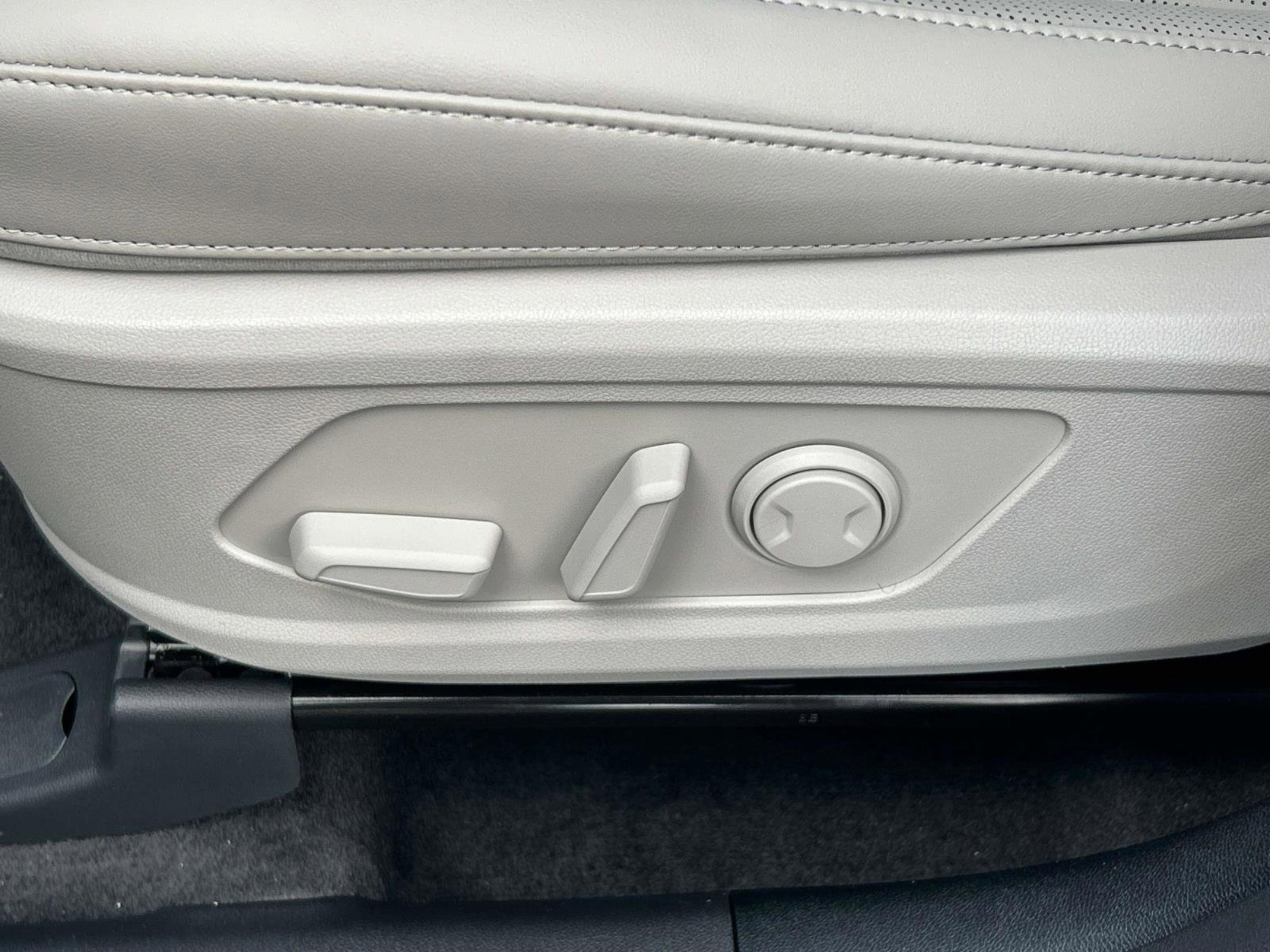 New 2025 Kia Sorento S w/ Panoramic Sunroof Package image 23