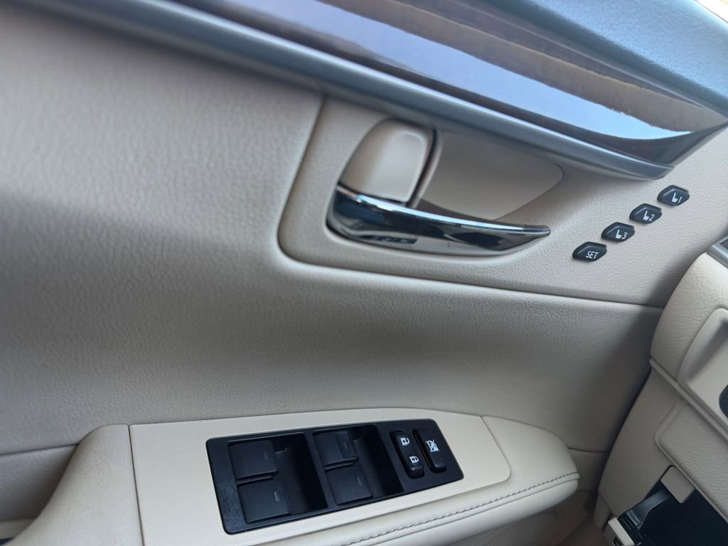 Used 2015 Lexus ES 350 w/ Premium Package image 27