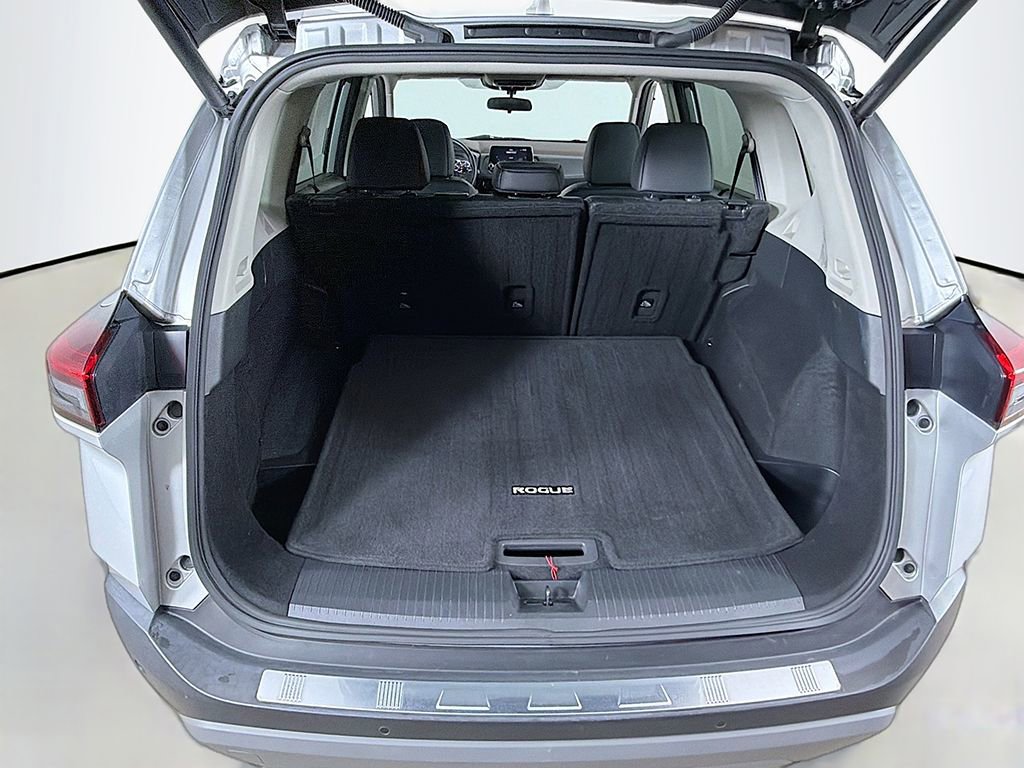 Used 2023 Nissan Rogue SV w/ SV Premium Package image 13