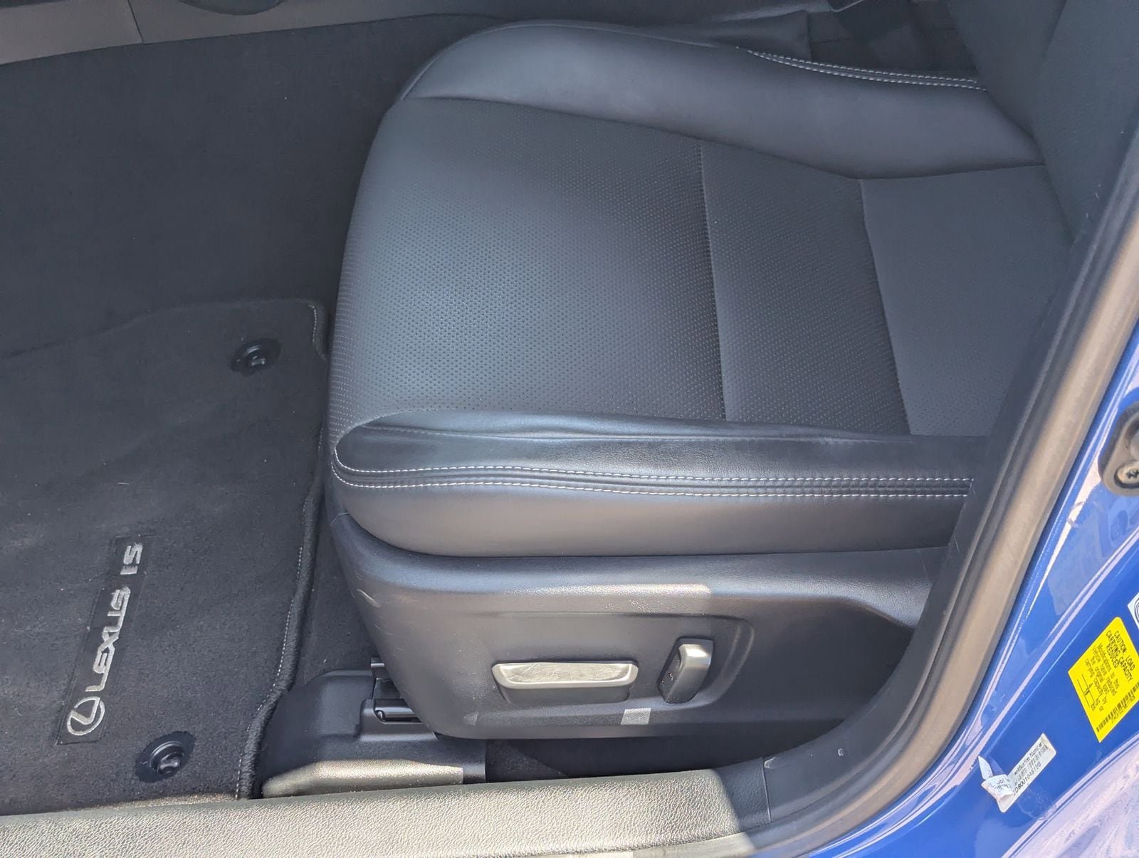 Used 2021 Lexus IS 300 w/ Comfort Package RWD image 18