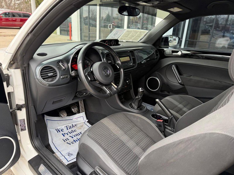 Used 2012 Volkswagen Beetle 2.0T FWD image 17